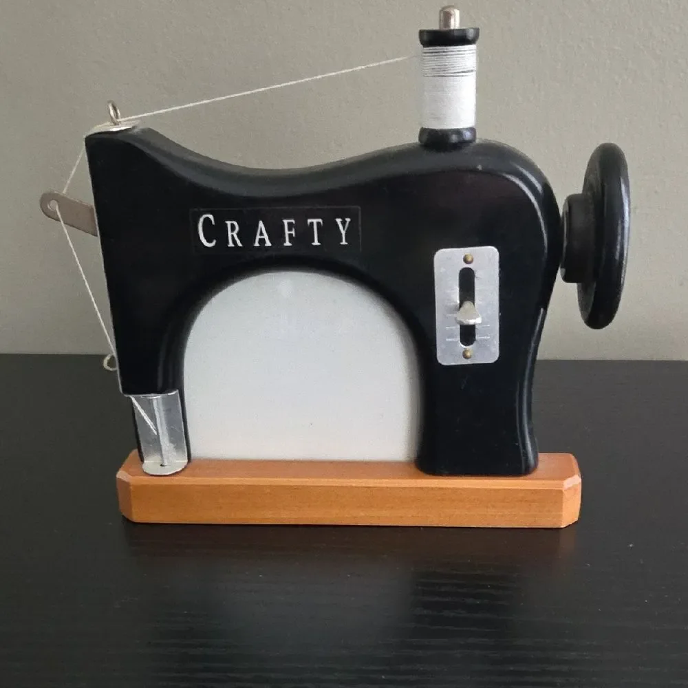Crafty Black and White Sewing Machine Decor
